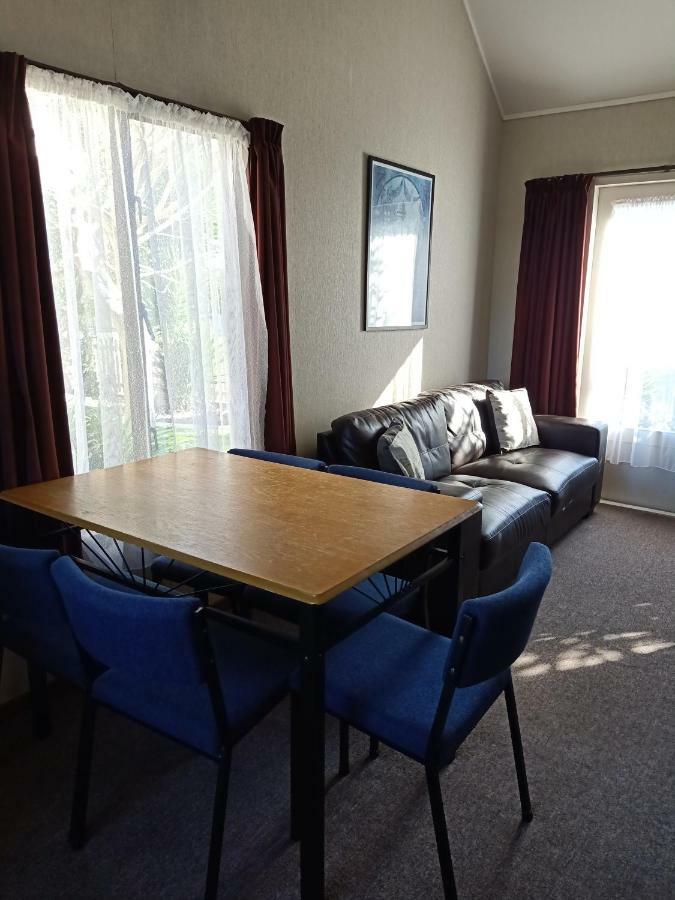 Riverbend Family Lodge Napier Room photo